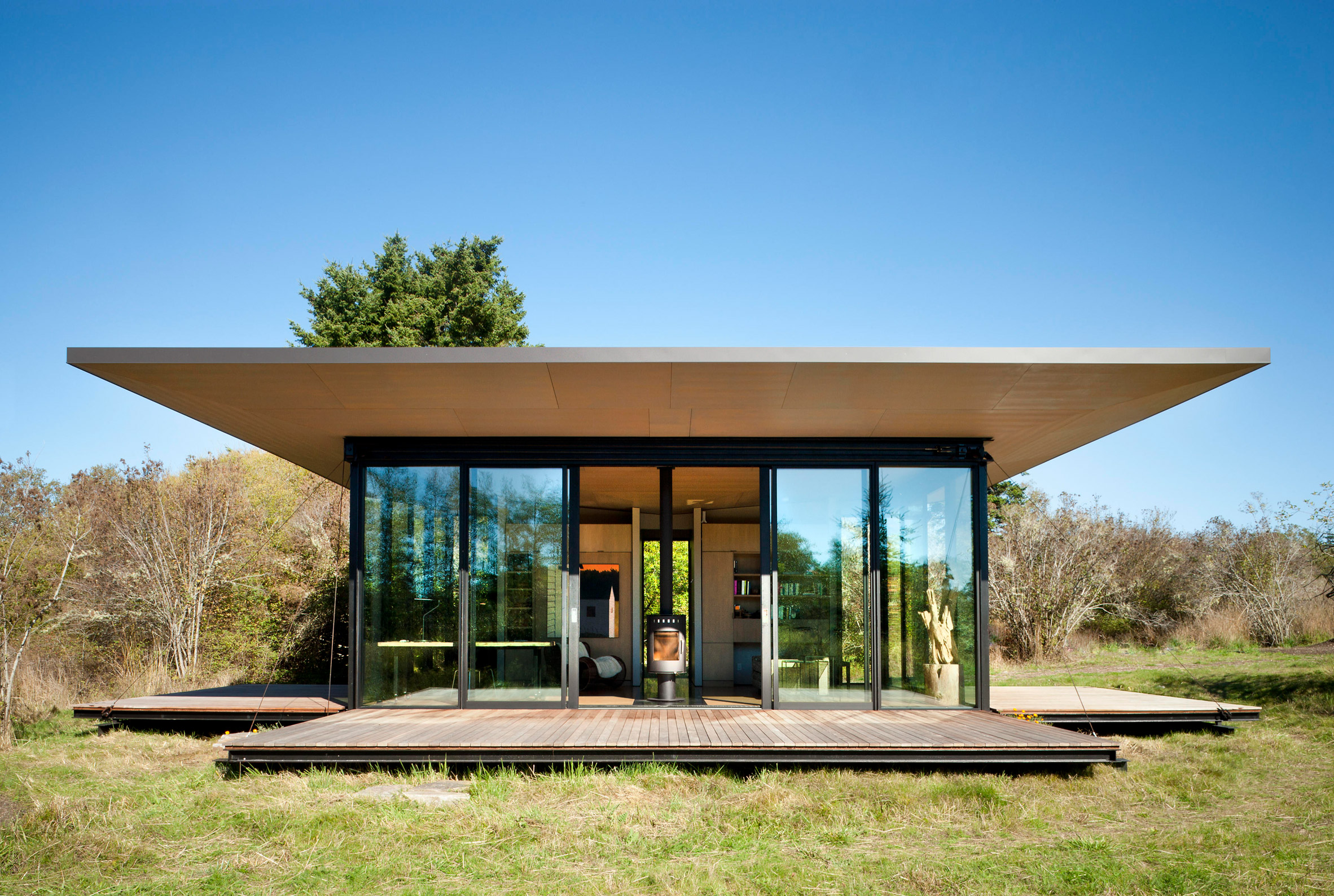 Проект дома из газобетона с плоской крышей и панорамными окнами, цена .